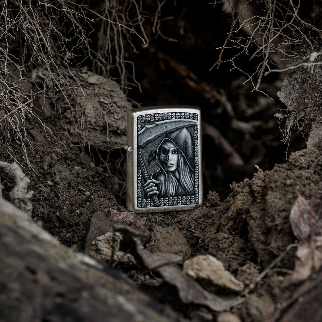 Zippo Grim Beauty Design, Street Chrome Lighter #46151