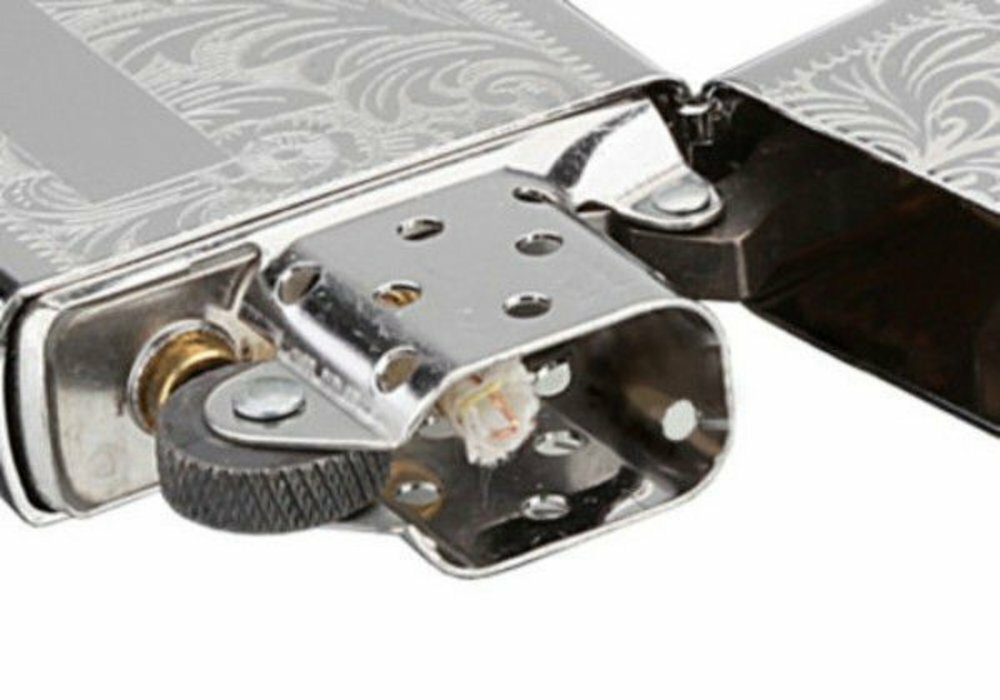 Zippo High Polish Chrome Venetian 352, Good For Engraving Windproof Lighter #352