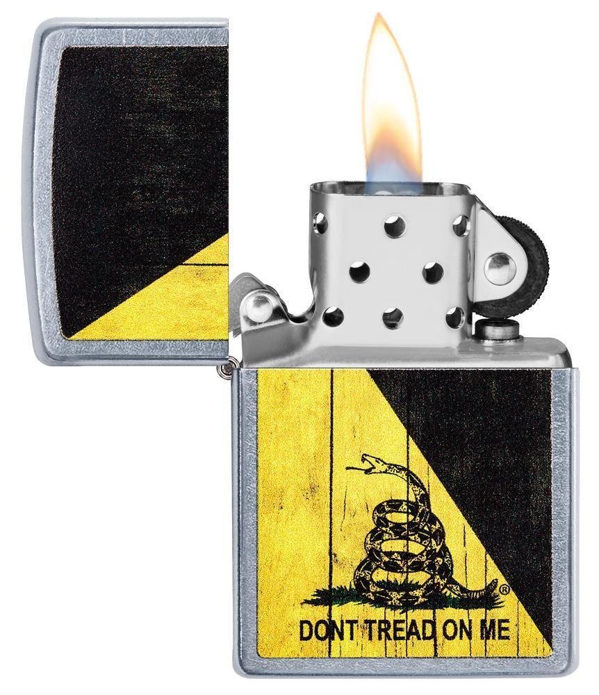 Zippo Don't Tread On Me, Street Chrome Finish, Windproof Lighter #29842